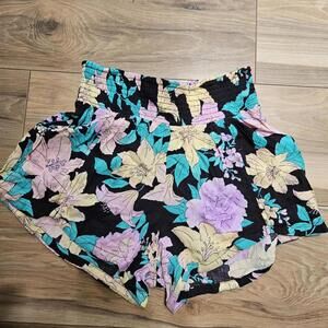 Billabong floral shorts size medium